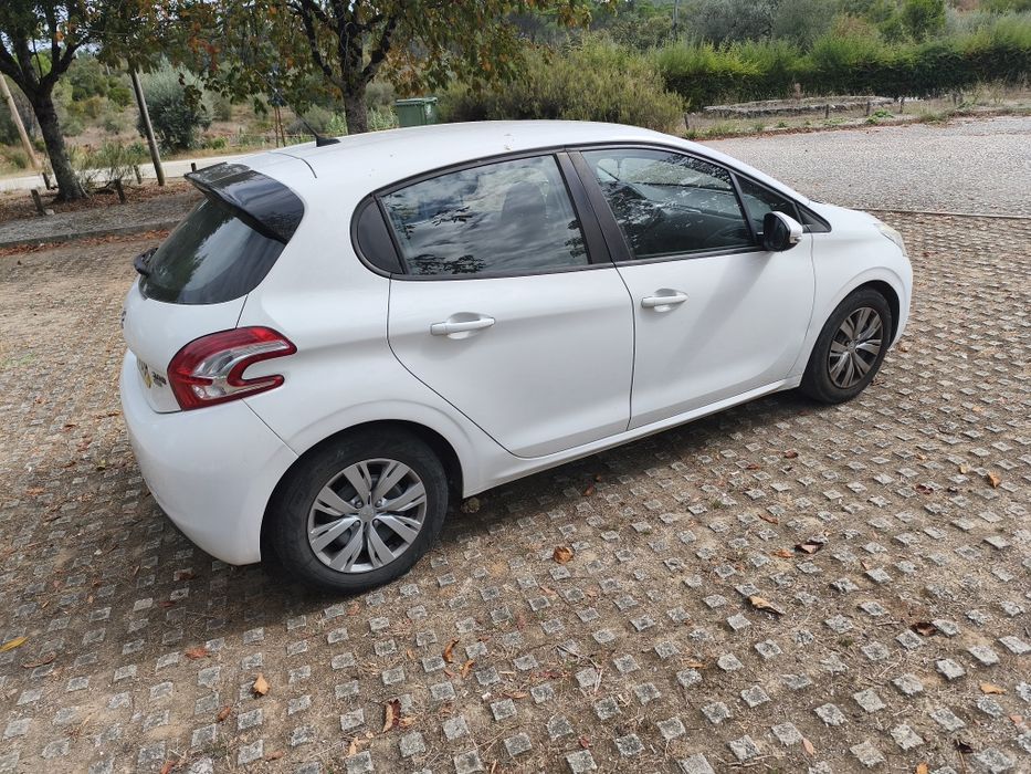 Peugeot 208 1.6 HDI — photo 3