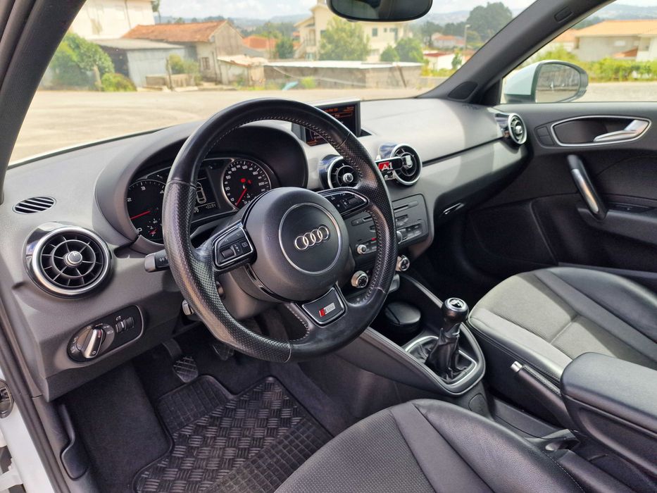 Audi A1 tdi S LINE