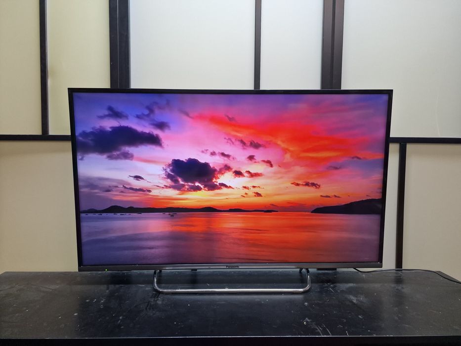 Panasonic 42cali SMART WI-FI telewizor