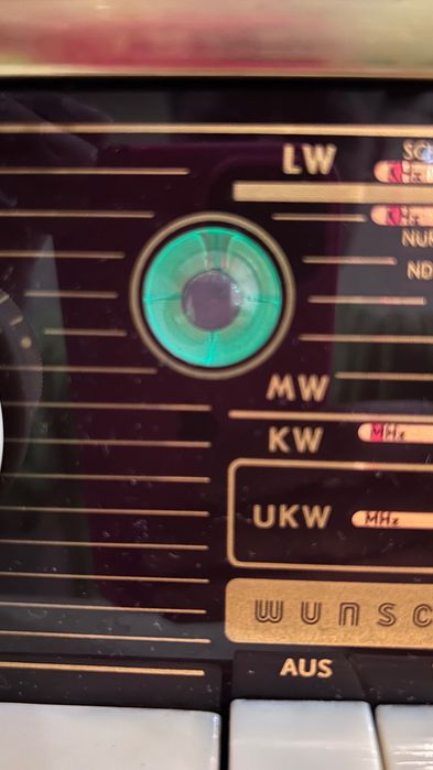 Rádio antigo com Fm Grundig