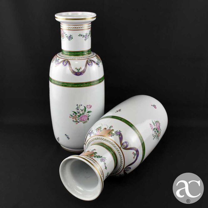 Par de Talhas / Jarrões em porcelana Vidal Arte, pintados à mão