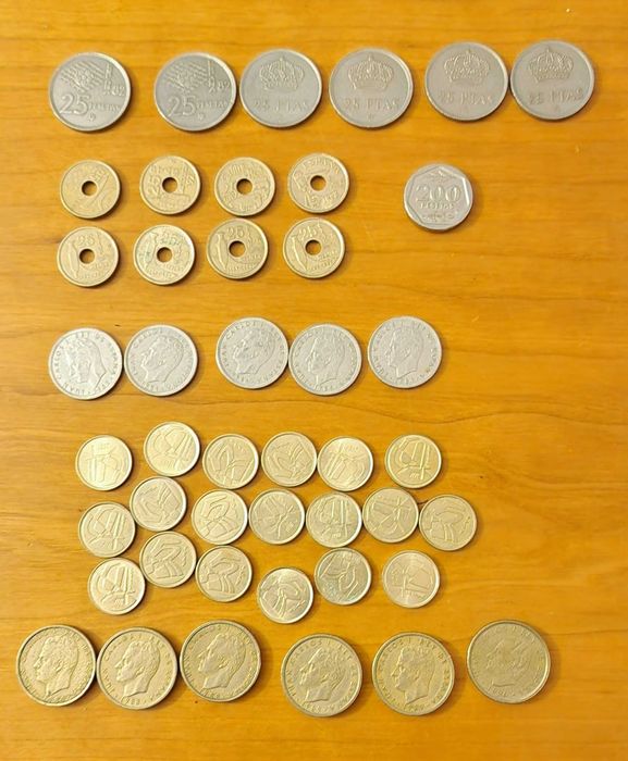 Pesetas Espanholas - 45 moedas