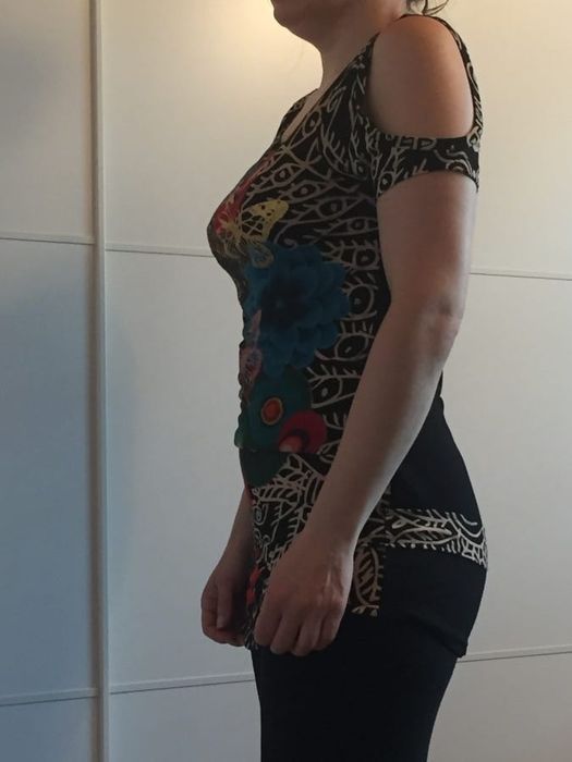 Жінлча гарна футболка туніка