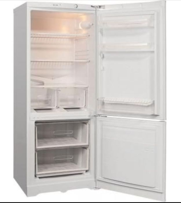 Продам холодильник Indesit