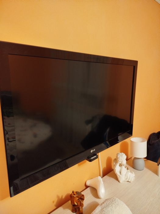 Телевізор  LG діагональ 42