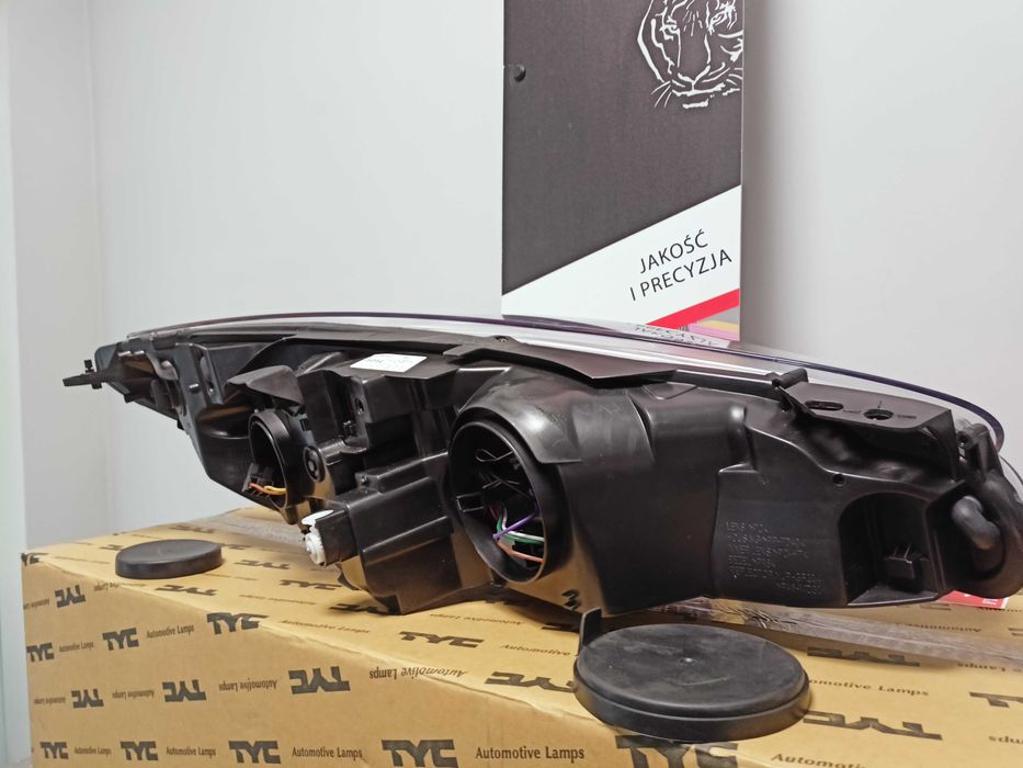 Peugeot 308 11- Lampa/Reflektor przód lewy /H1+H7