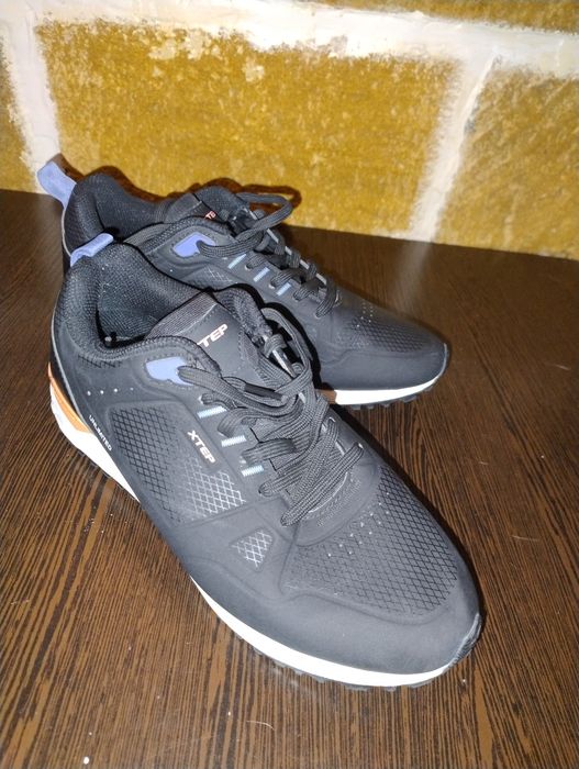 Кроссовки женские  XTEP