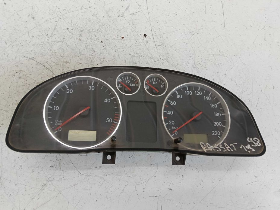 Licznik Zegary Volkswagen Passat b5 1.9 tdi 3B0,920,929A WYSYŁKA
