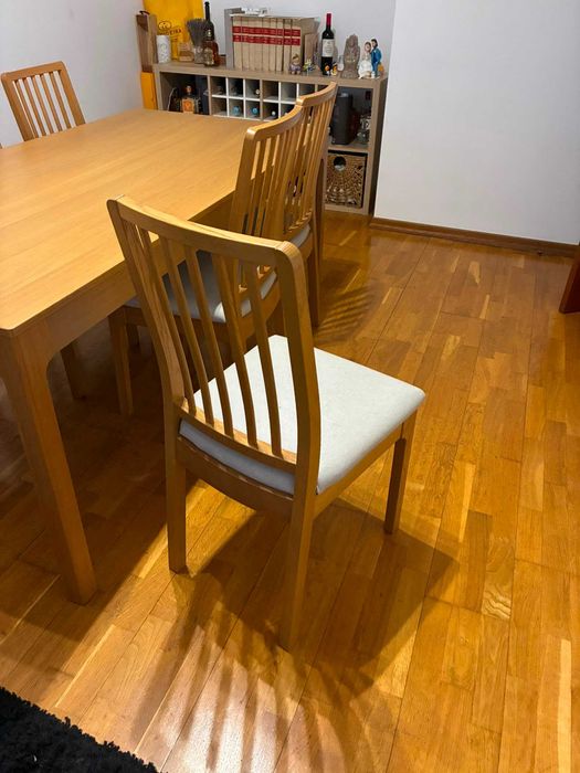 Conjunto Mesa e 6 Cadeiras
