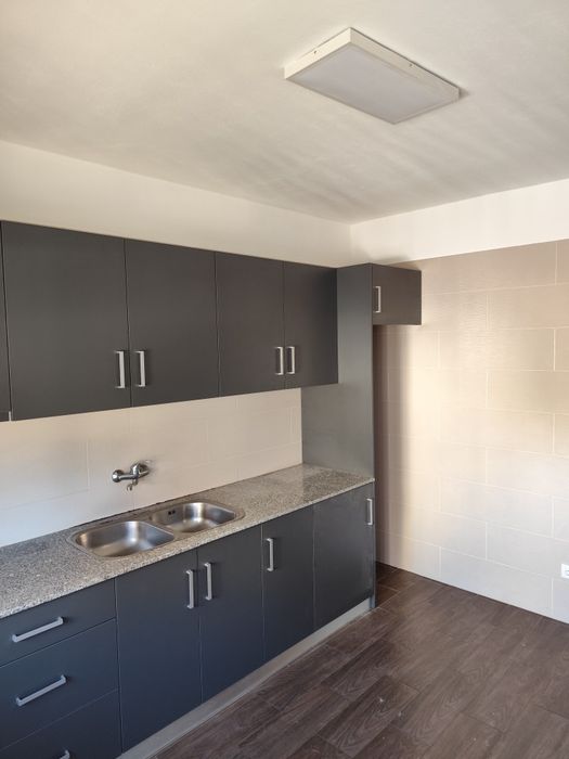 Alugo apartamento T2