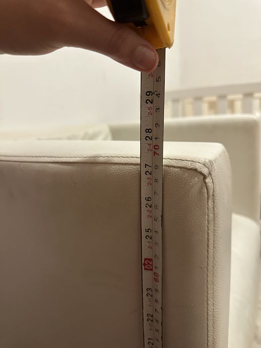 Poltrona branca de couro