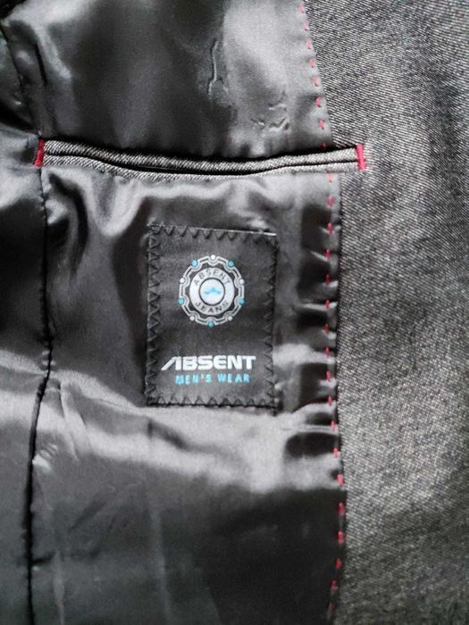 Elegancki i wygodny garnitur dla chłopca – 146 cm