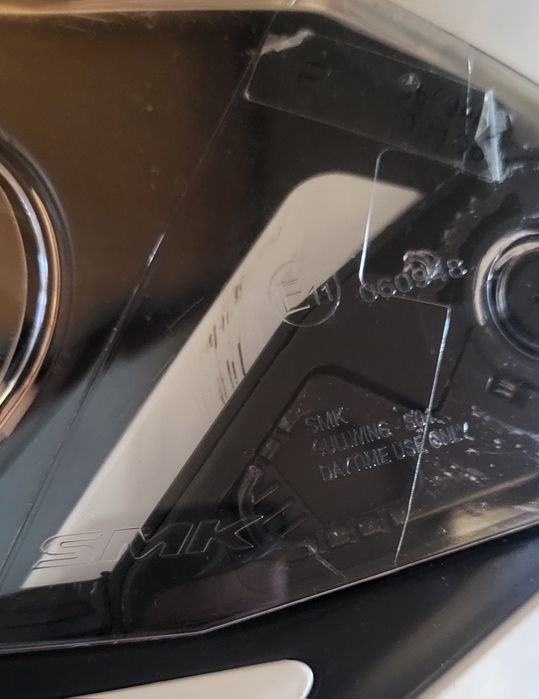 Шолом SMK Gullwing solid glm 100 white