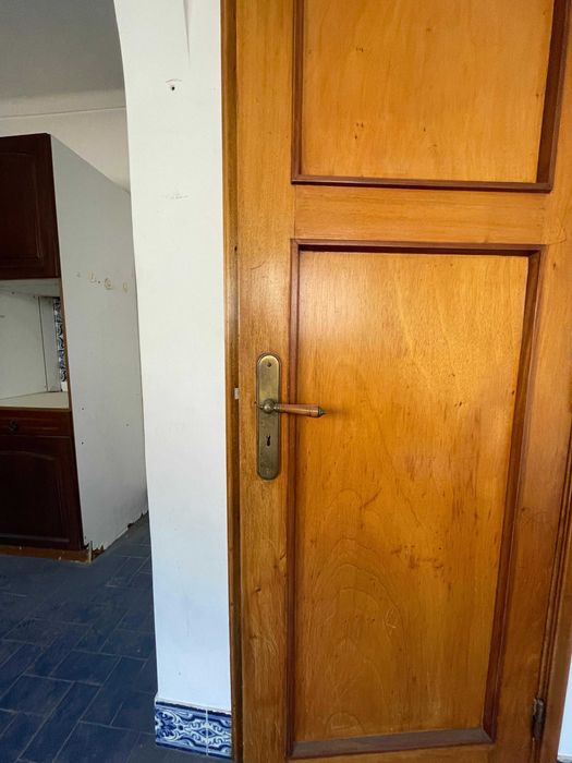 Portas e Aduelas de Madeira