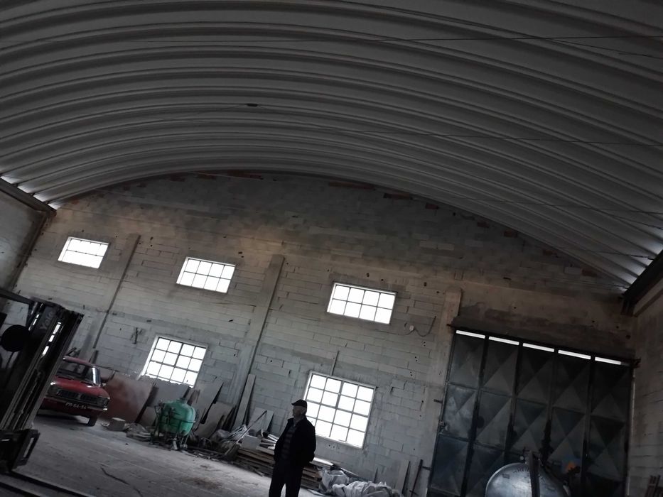 Zona industrial de Mondim de Basto [fábrica de mármores e granitos]