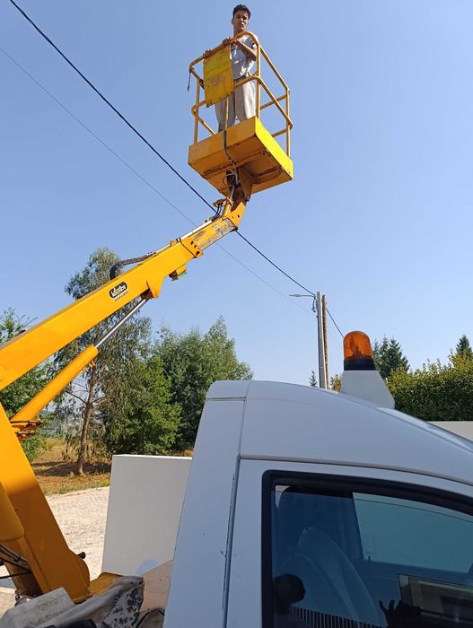 Aluga se Plataforma elevatória, Barquinha elevatória, mini giratória Renault Master
