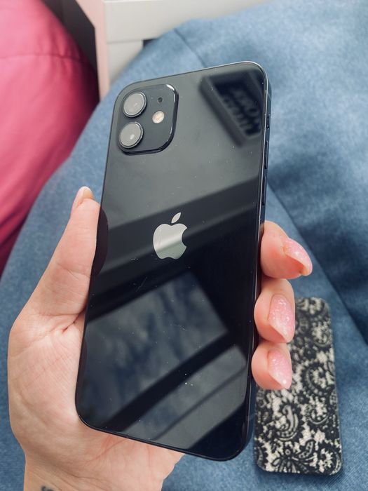 Iphone 12.