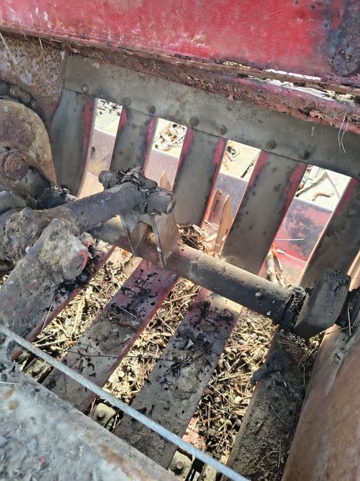 Sprzedam przyczepę samozbierającą z nożami