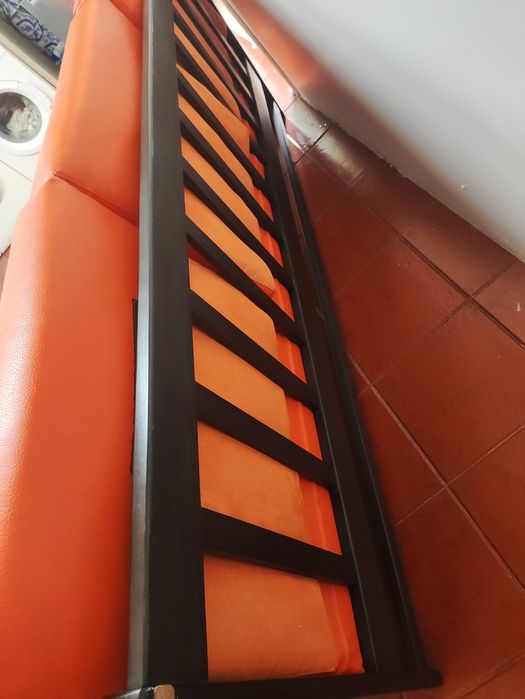 Sofá cor de laranja