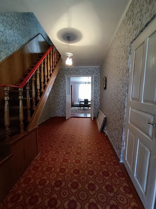 Продається двох поверхова квартира з індивідуальним опаленням