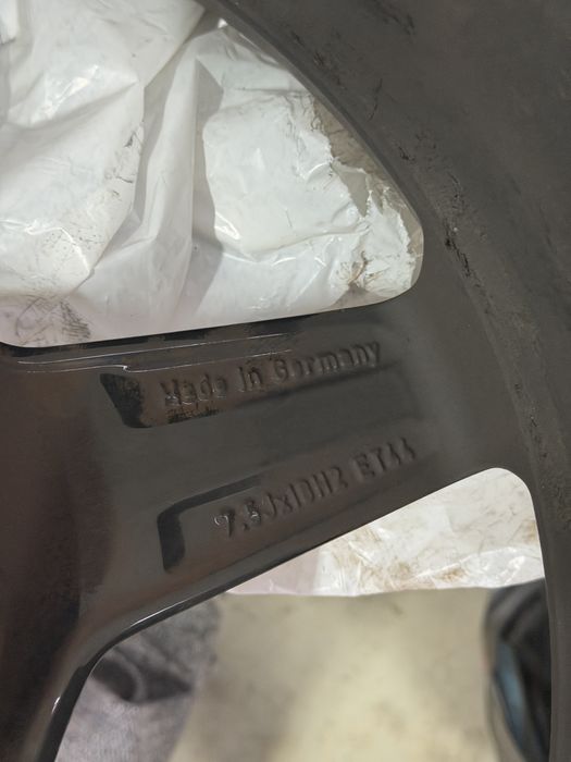 Jantes Originais Mercedes W205 18” A2054011000 + Pneus Hankook
