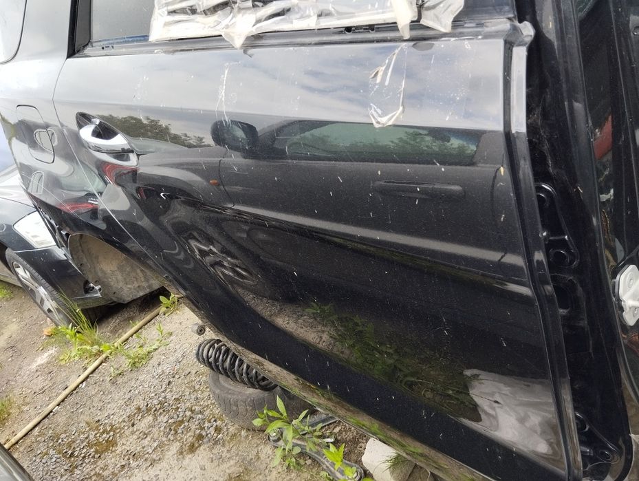 Мерседес Mercedes Двері дверка задні праві Ml gle w166