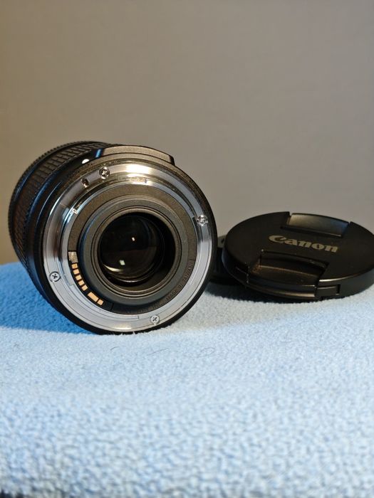 Canon EF-S 18-135mm 3.5-5.6 is