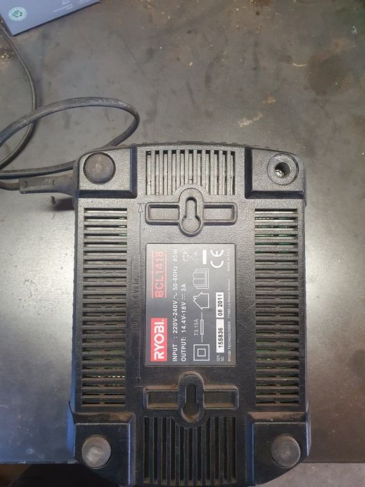 Ładowarka ryobi one+ 18v