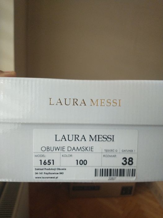 Czarne czółenka, rozmiar 38, Laura Messi
