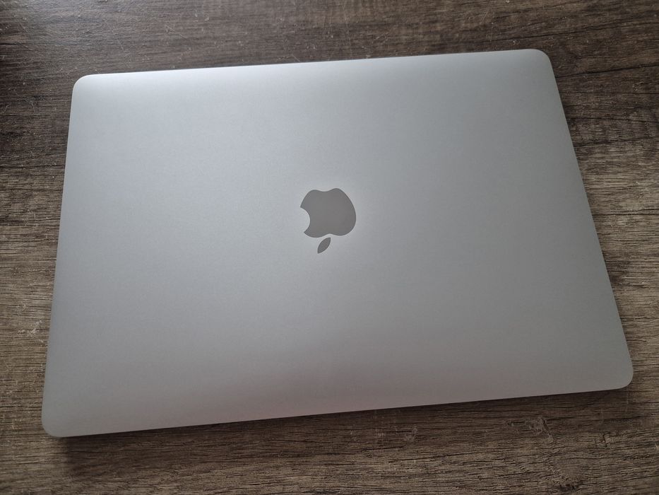 MacBook Air M1/8GB/256GB