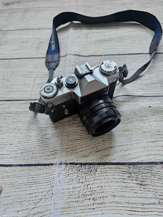 Aparat Zenit EM obiektyw Helios-44M 2/58 z pokrowcem etui i torba