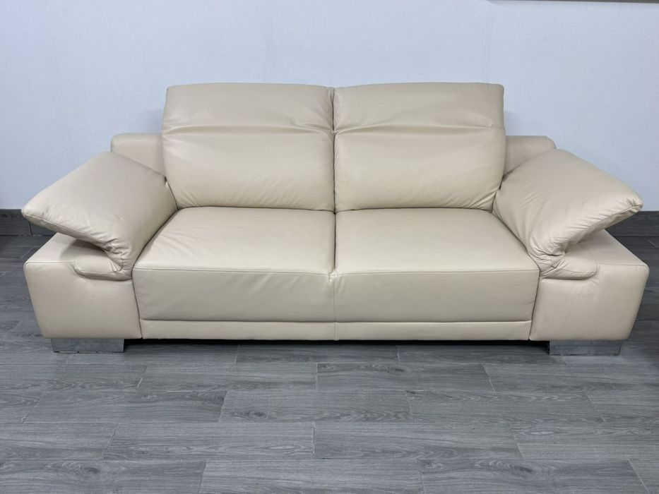 Шкіряні тримісні розкішні світлі дивани. Німеччина. Бренд  CANDY