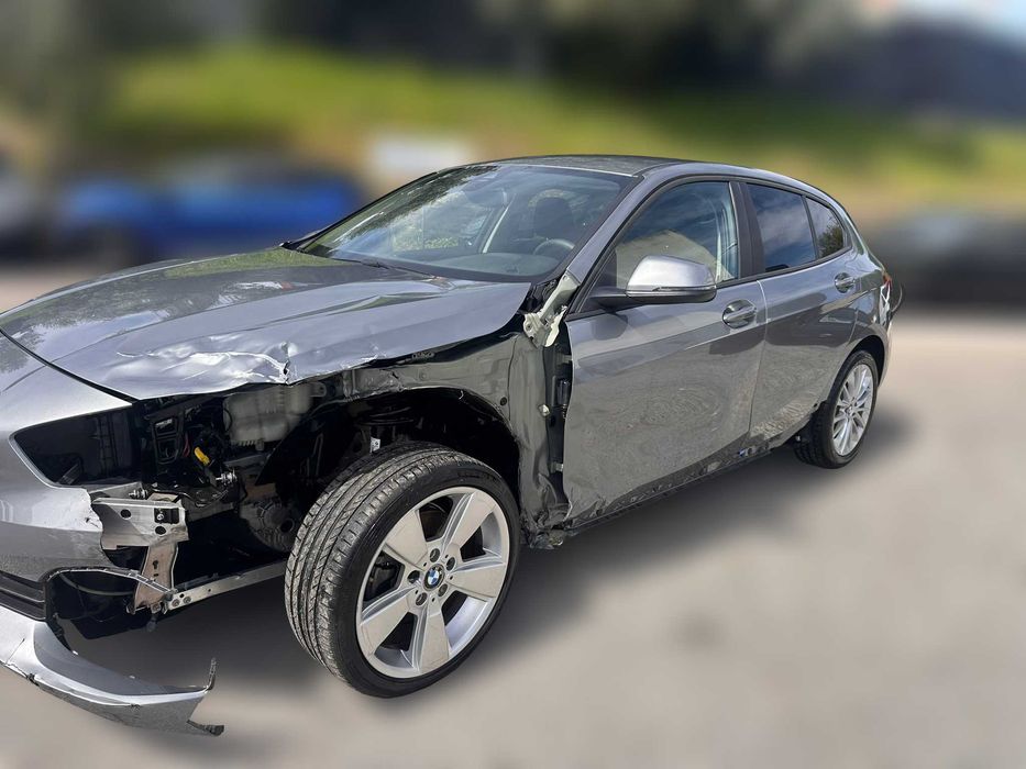 BMW 1 Hatchback (F40) 116 d Salvado