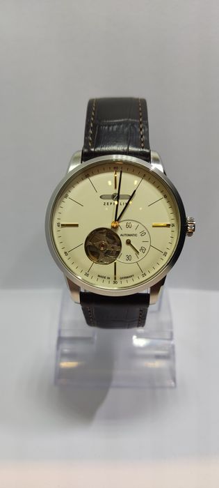 *93* 
Zegarek męski Zeppelin Flatline