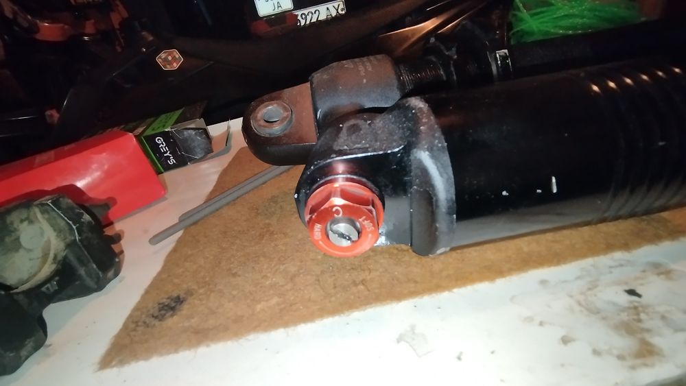 Продам амортизатор від Kovi Advance