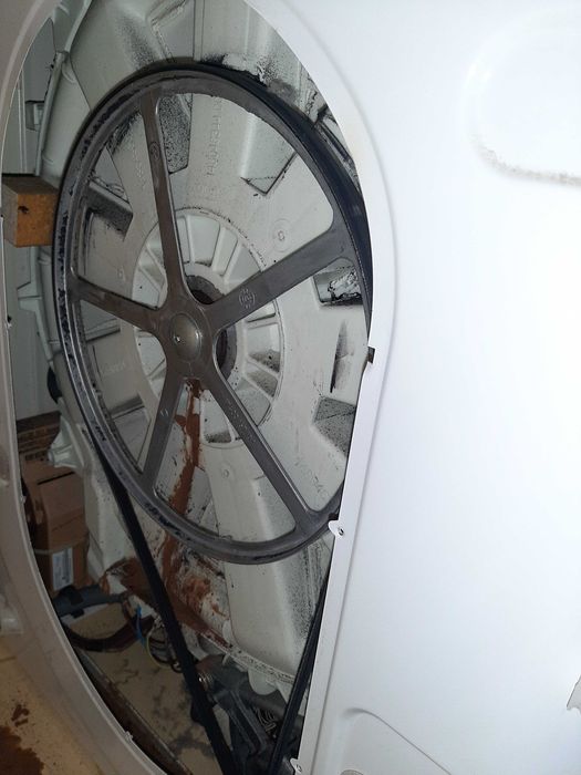 Pralka Hotpoint 8kg uszkodzone łożyska na części