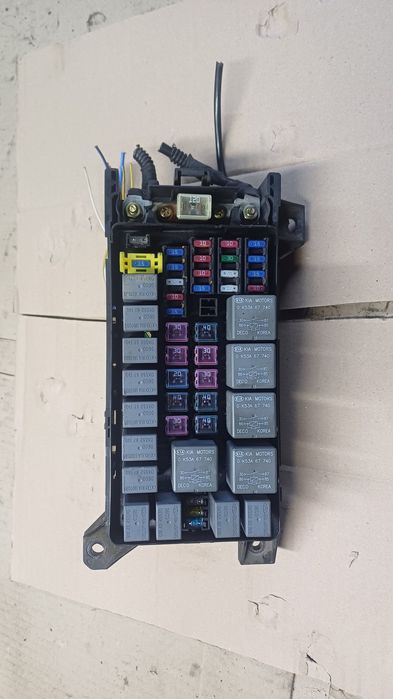 Блок реле  ПРЕДОХРАНИТЕЛЕЙ кіа карнівал kia Carnival 2.9 CRDI