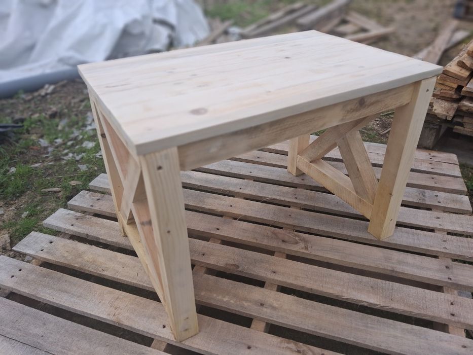 Mesa de centro em paletes