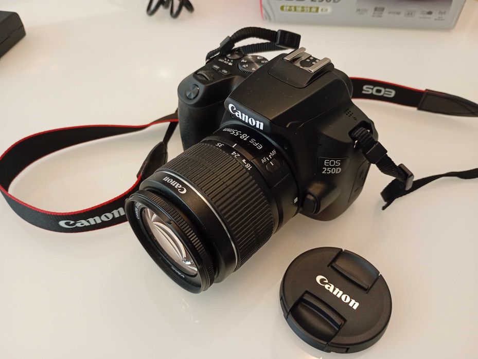 Aparat Canon EOS 250D
