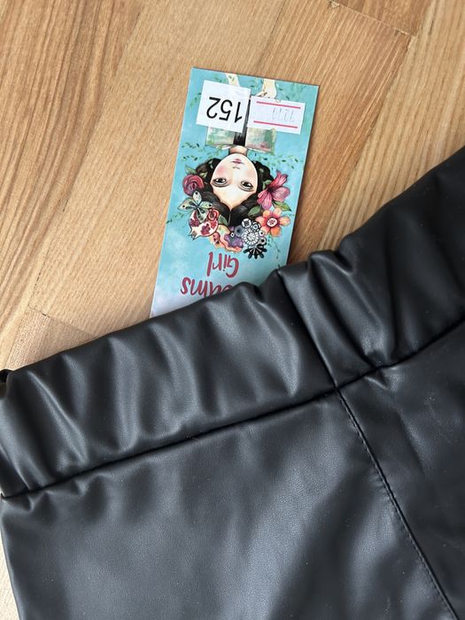 Штани на дівчинку