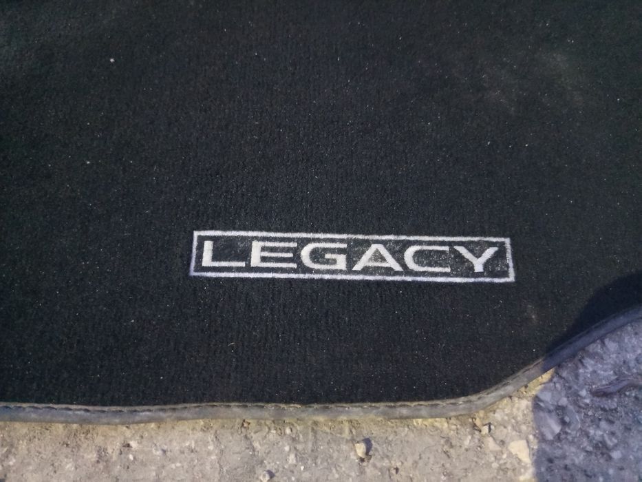 Килимки в авто Subaru legacy