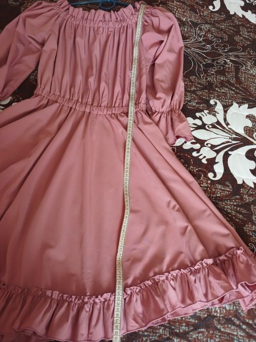 Красиве елегантне плаття