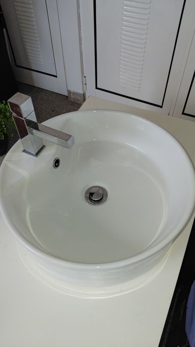 Lavatório cerâmico
