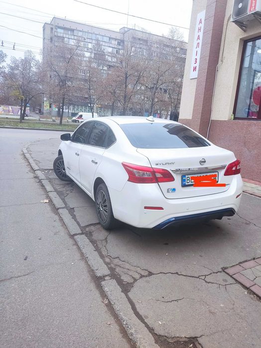 Авто Нисан Silphi 2018