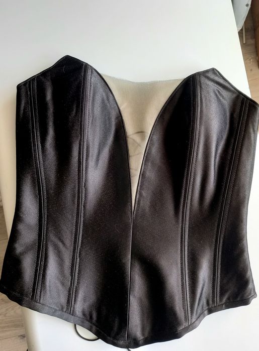 Корсет атласний.