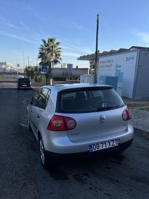 VW Golf V 1.4 FSI – 2004 – 231.000 km