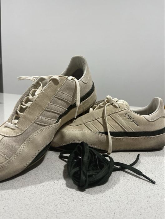 Adidas Y-3 edição especial.