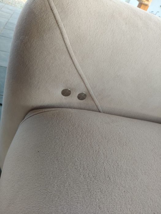 Sofa z funkcją relaksu – elektrycznie wysuwane siedzisko | USB | Pojemnik | NOWA