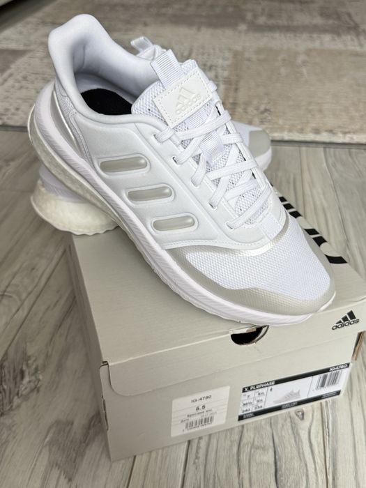 Наявність нових оригінальних жіночих кросівок Adidas X_PLRPHASE
