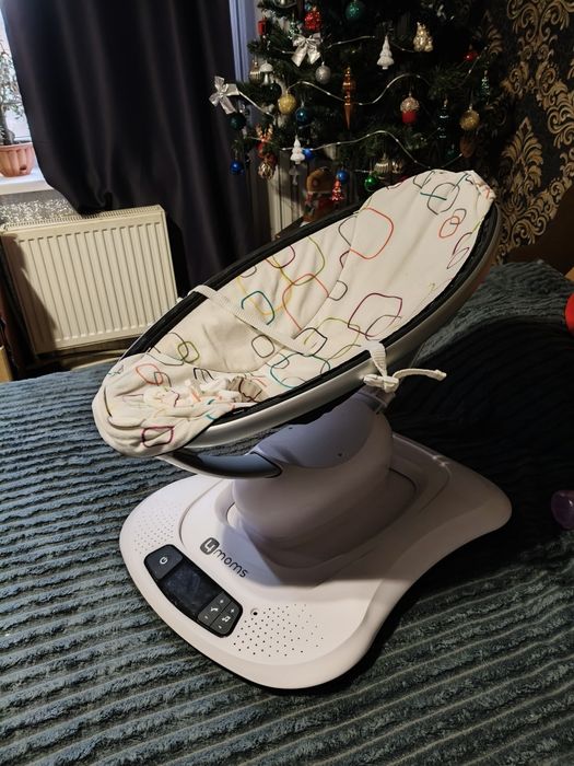 Заколисуючий центр 4moms 4.0